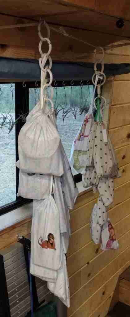 Hanging game storage