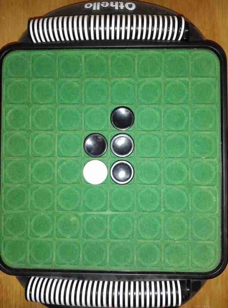 Othello, resolution of opening move