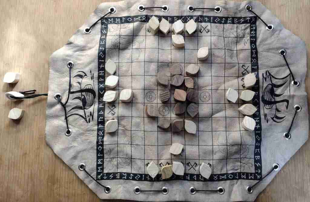 Nordic Chess, flanked white piece removed