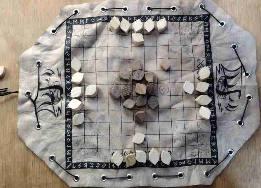 Nordic Chess, removing the flanked white piece